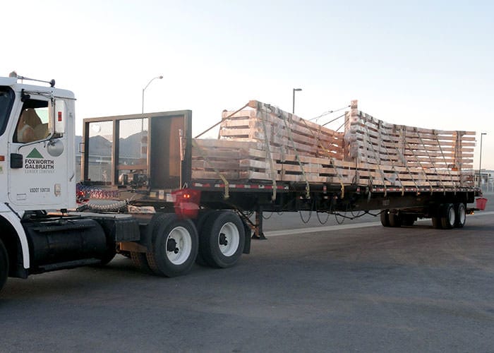 beam trusses on delivery truck